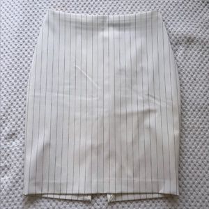 Express size 4 black and white pin stripe pencil skirt